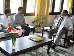 The Governor of Arunachal Pradesh Shri JP Rajkhowa with Shri Pema Khandu, Minister (Tourism), Chief Patron of  Arunachal State Badminton Association of at Raj Bhawan, Itanagar on 24th July 2014. 